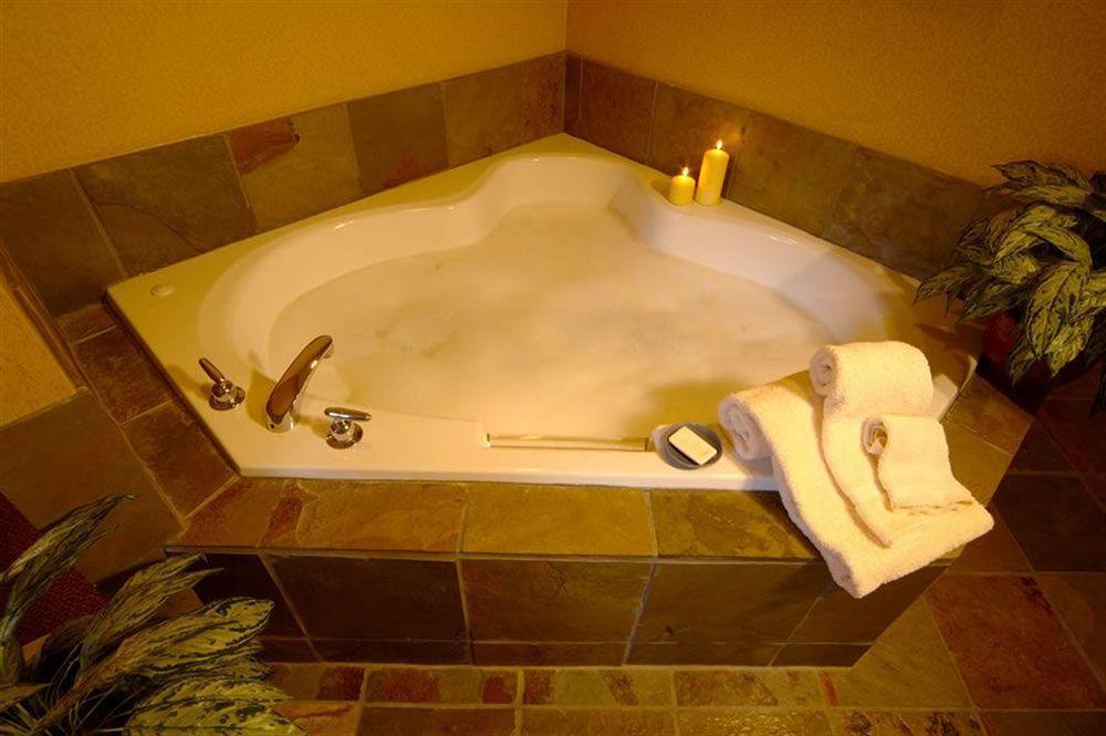 Platinum Suites Resort - Vacation Rentals Canmore Eksteriør billede