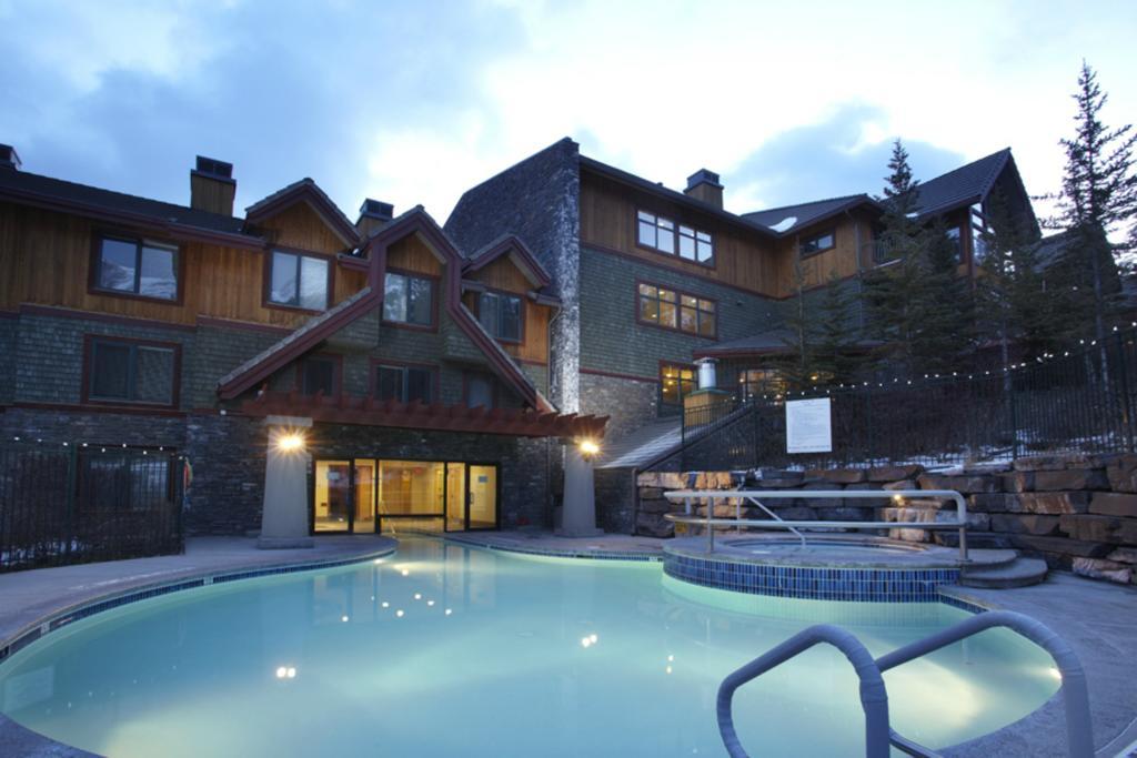 Platinum Suites Resort - Vacation Rentals Canmore Eksteriør billede