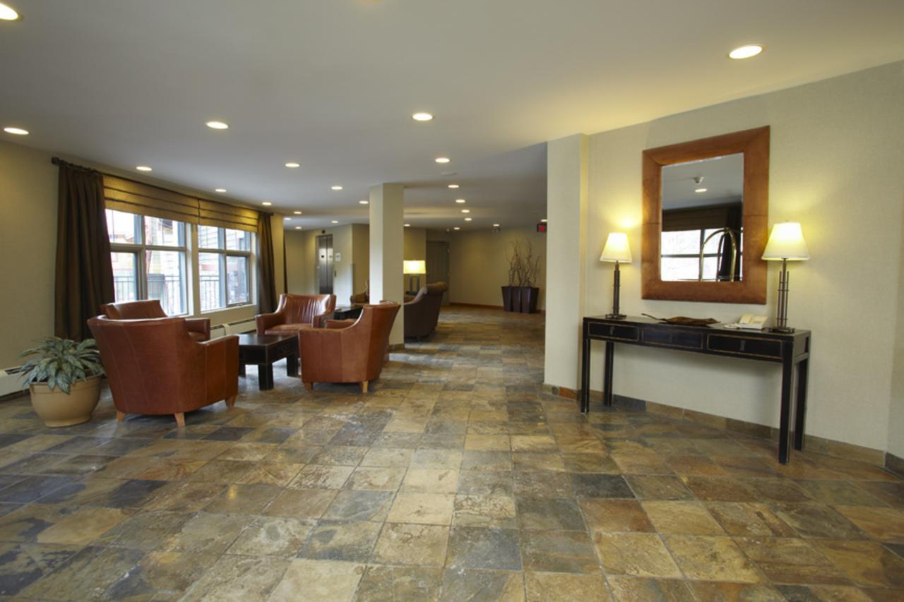 Platinum Suites Resort - Vacation Rentals Canmore Eksteriør billede