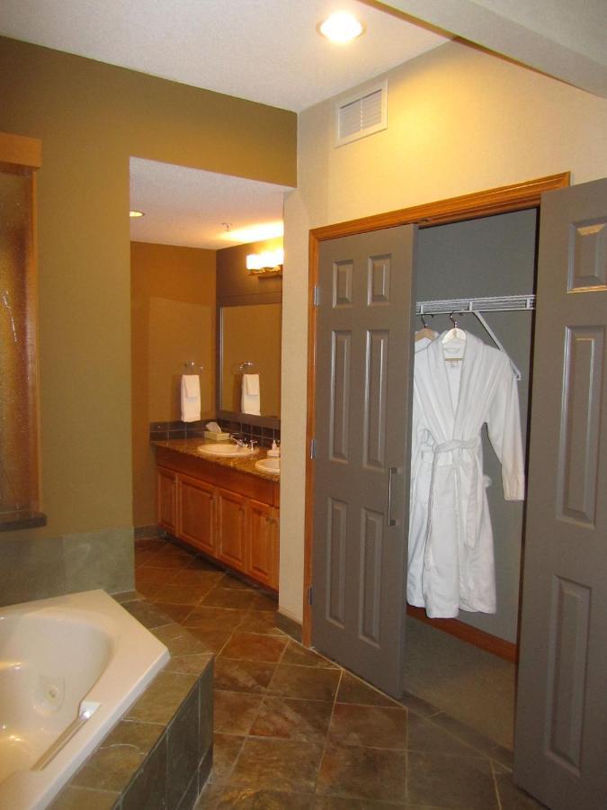Platinum Suites Resort - Vacation Rentals Canmore Værelse billede